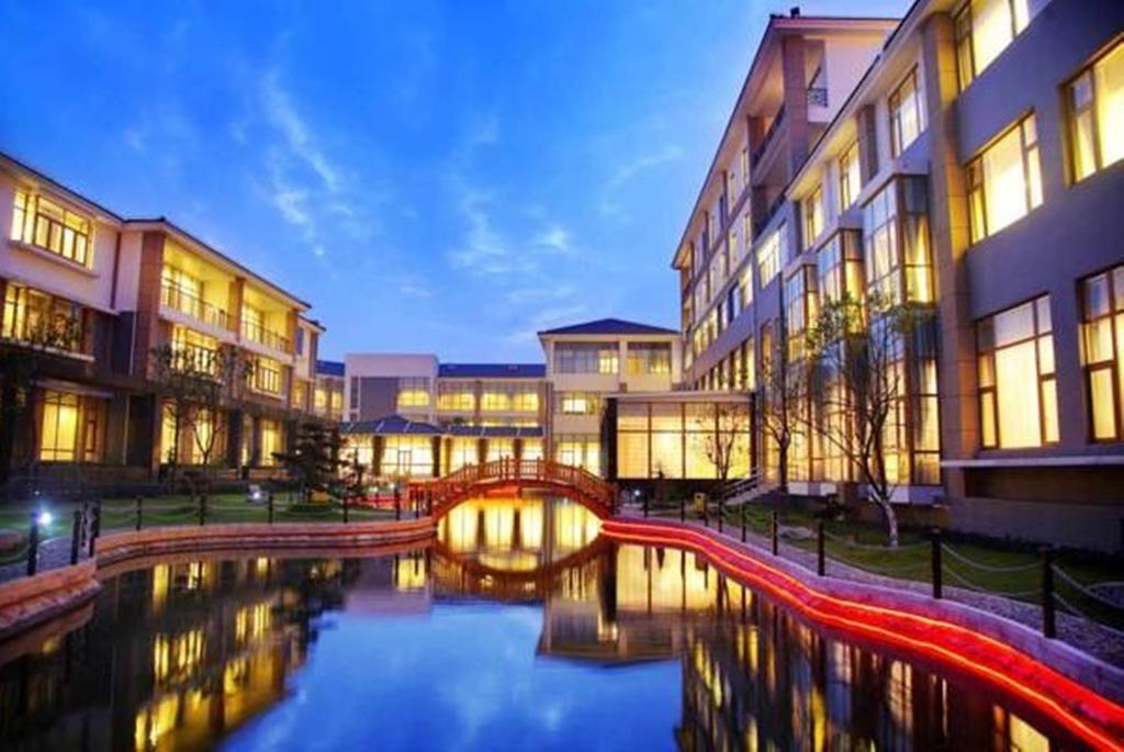 Royal Tulip Hotel Zhujiajiao Sanghaj Kültér fotó